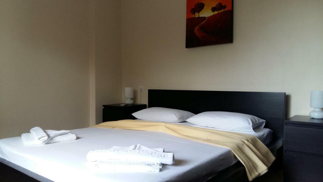 Gougousis Apartments Kaloyiros Eksteriør bilde
